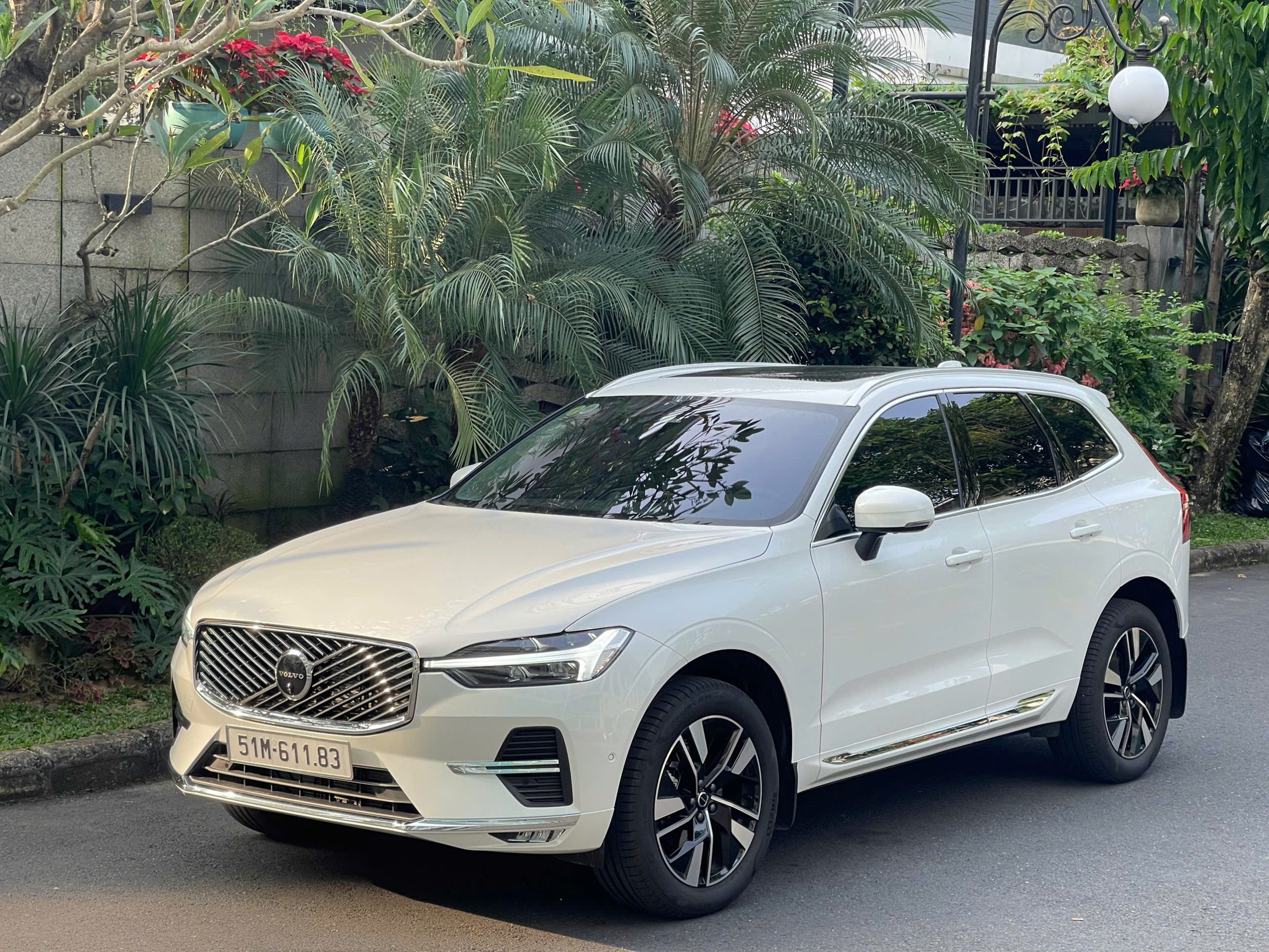 Hình ảnh ngoại thất xe Volvo XC60 Ultra phiên bản 2026 mới nhất nhập khẩu chính hãng.